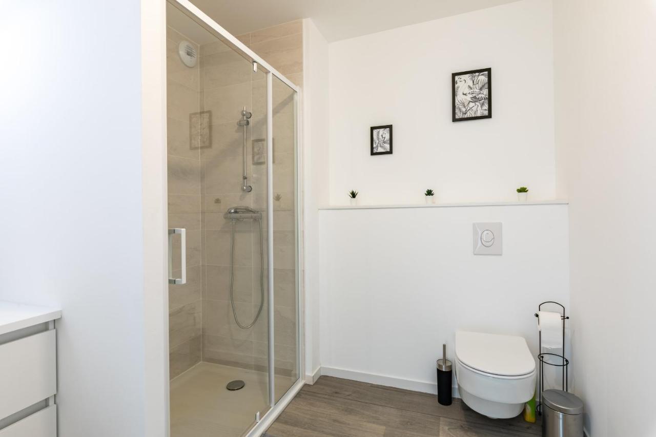 Апартаменты L'Ecume - Studio Moderne Avec Grand Balcon Et Place De Parking Динар Экстерьер фото